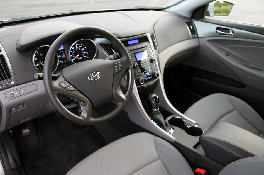  Hyundai Sonata Hybrid 2010 года  (фото 56 из 83)